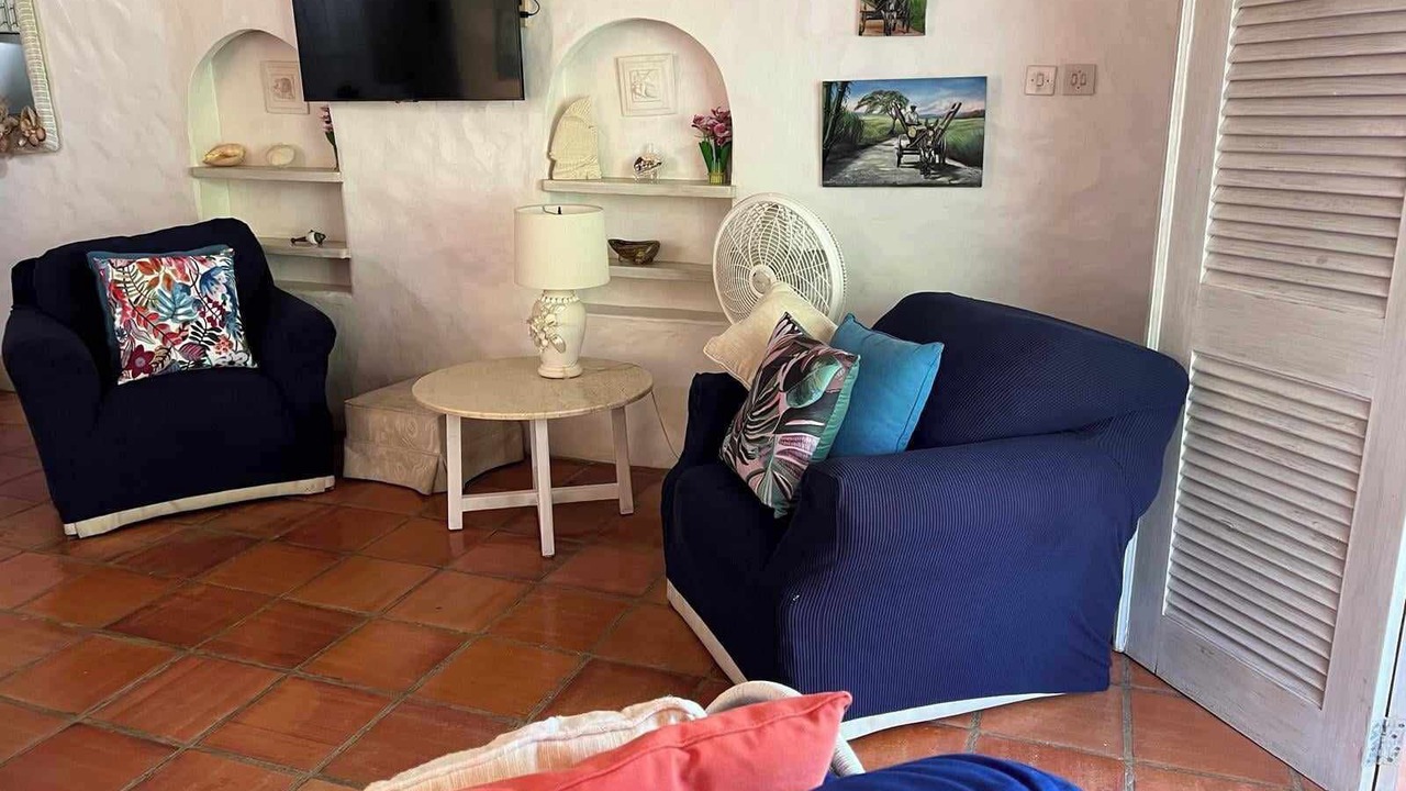 Photo of Livingroom in Gibbs Bay
