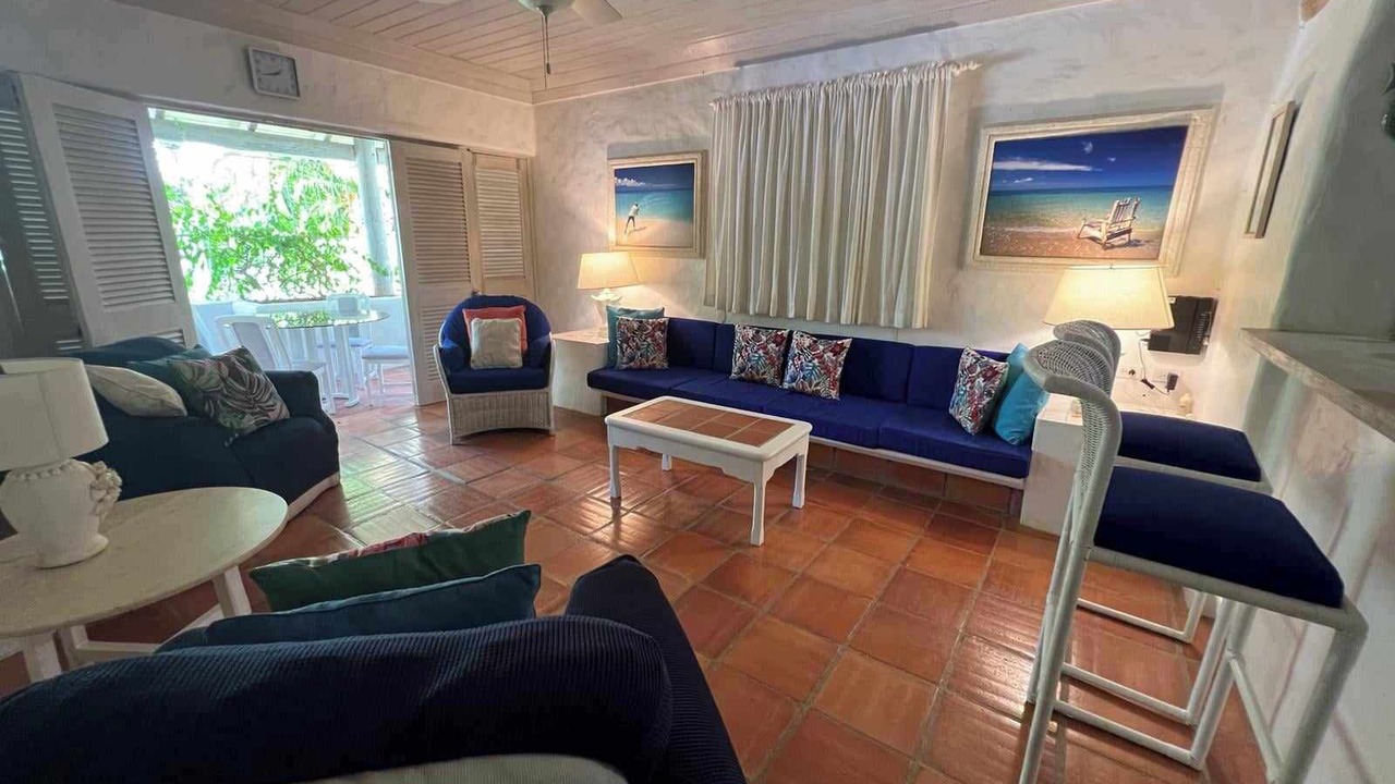 Photo of Livingroom in Gibbs Bay