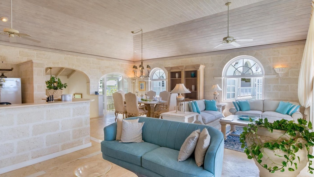 Photo of Livingroom in Forest Hills