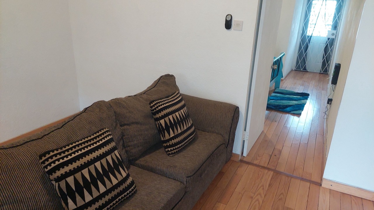Photo of Livingroom in Navy Gardens