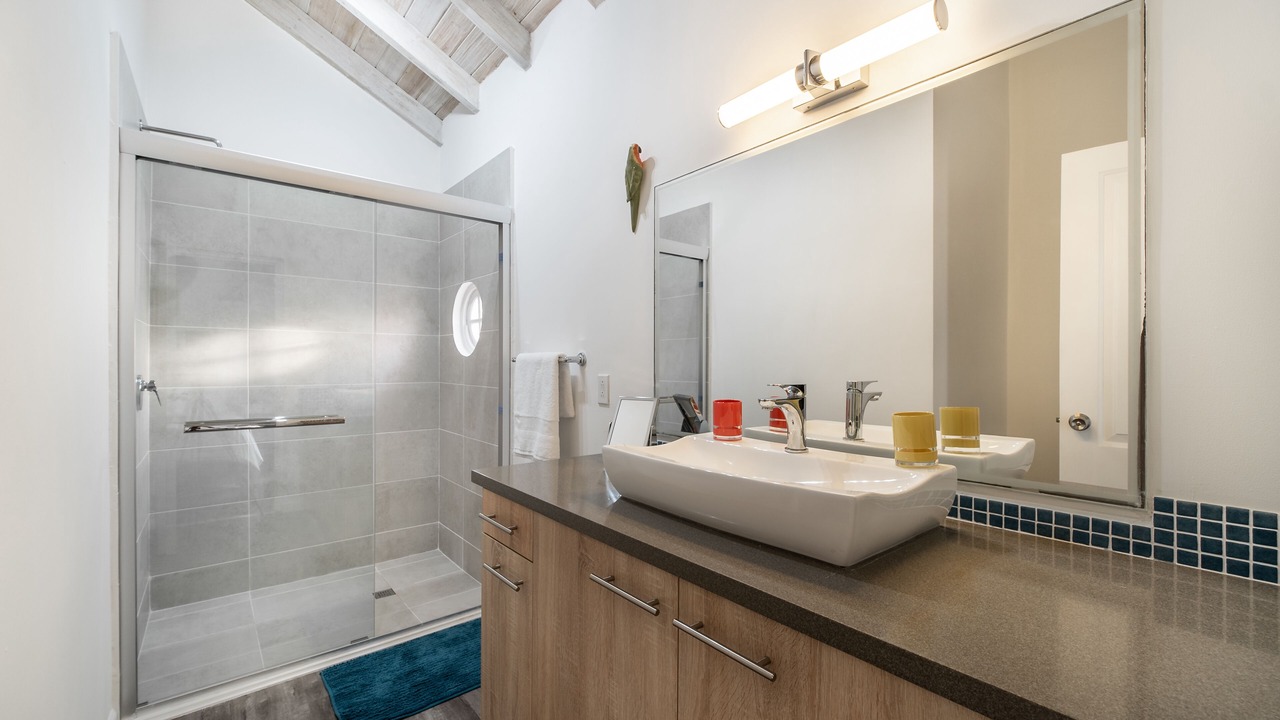 Photo of Bathroom in Porters