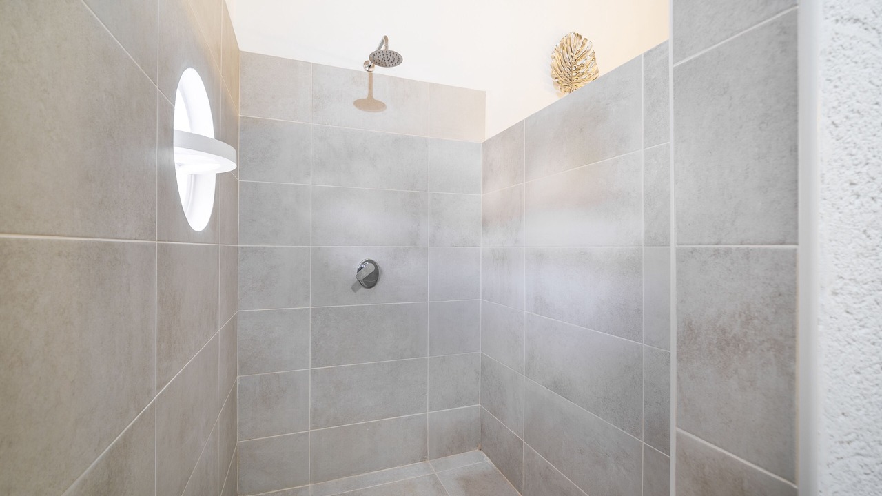 Photo of Bathroom in Porters
