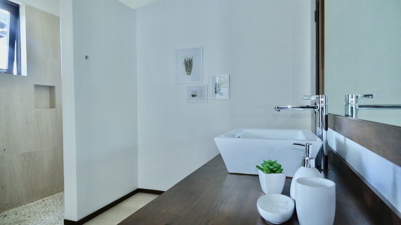Photo of Bathroom in Merlin Bay