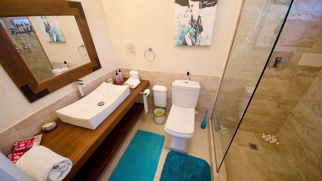 Photo of Bathroom in Ealing Park