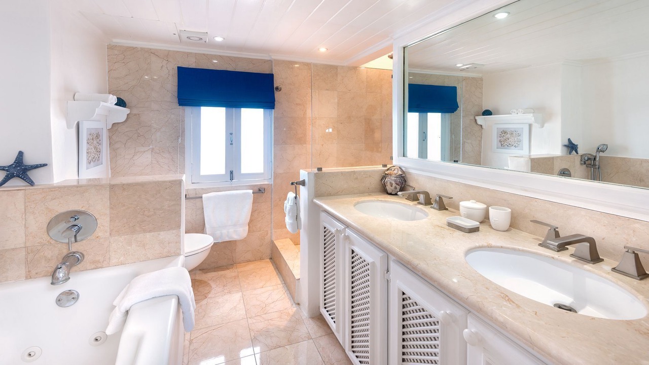 Photo of Bathroom in Porters
