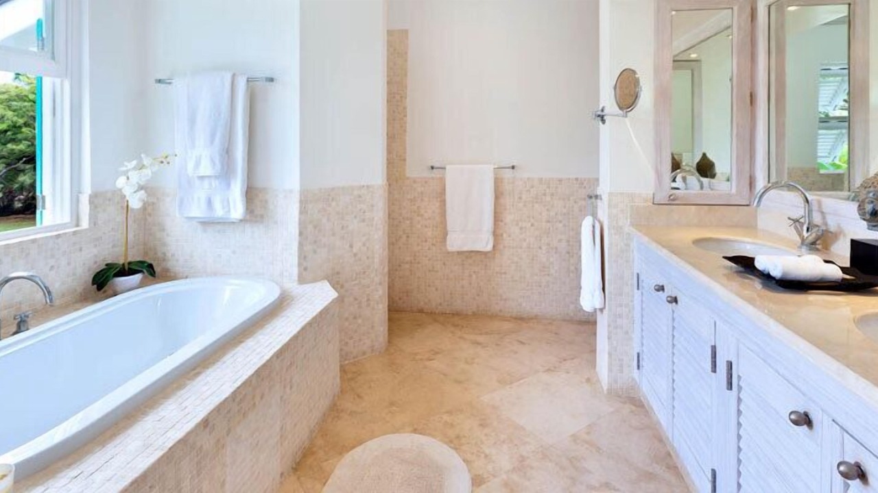 Photo of Bathroom in Paynes Bay