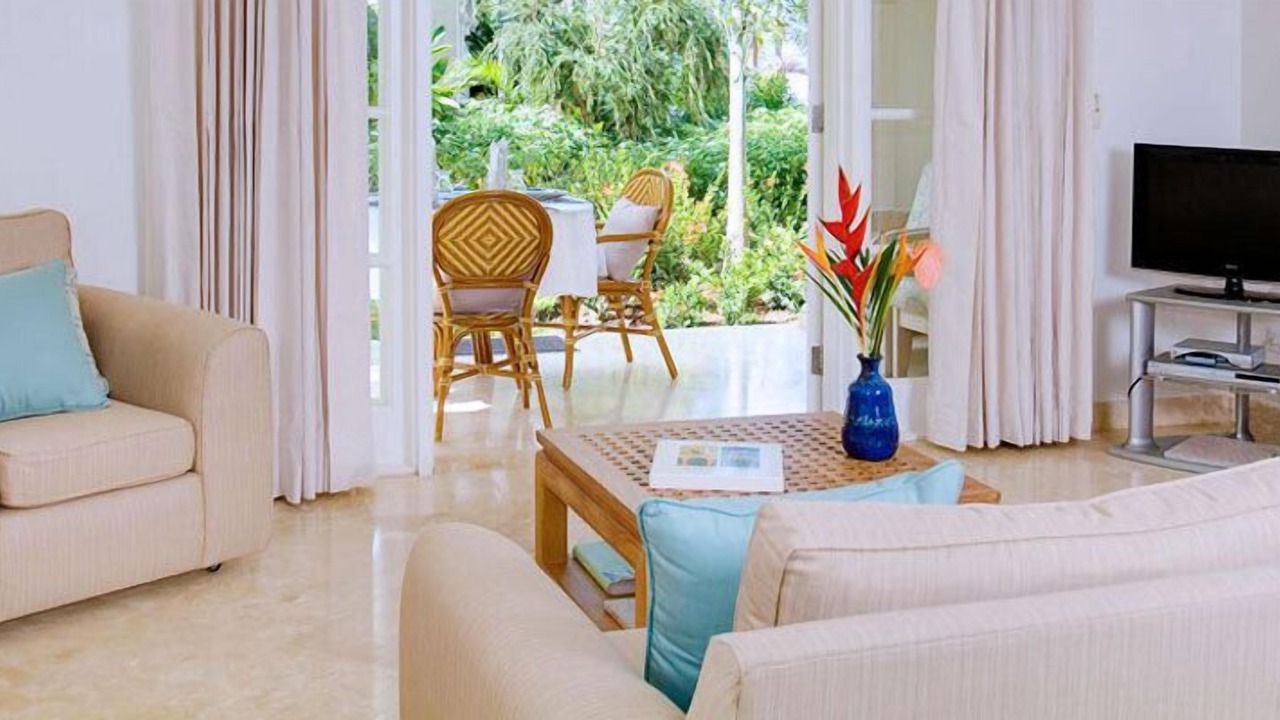 Photo of Livingroom in Schooner Bay