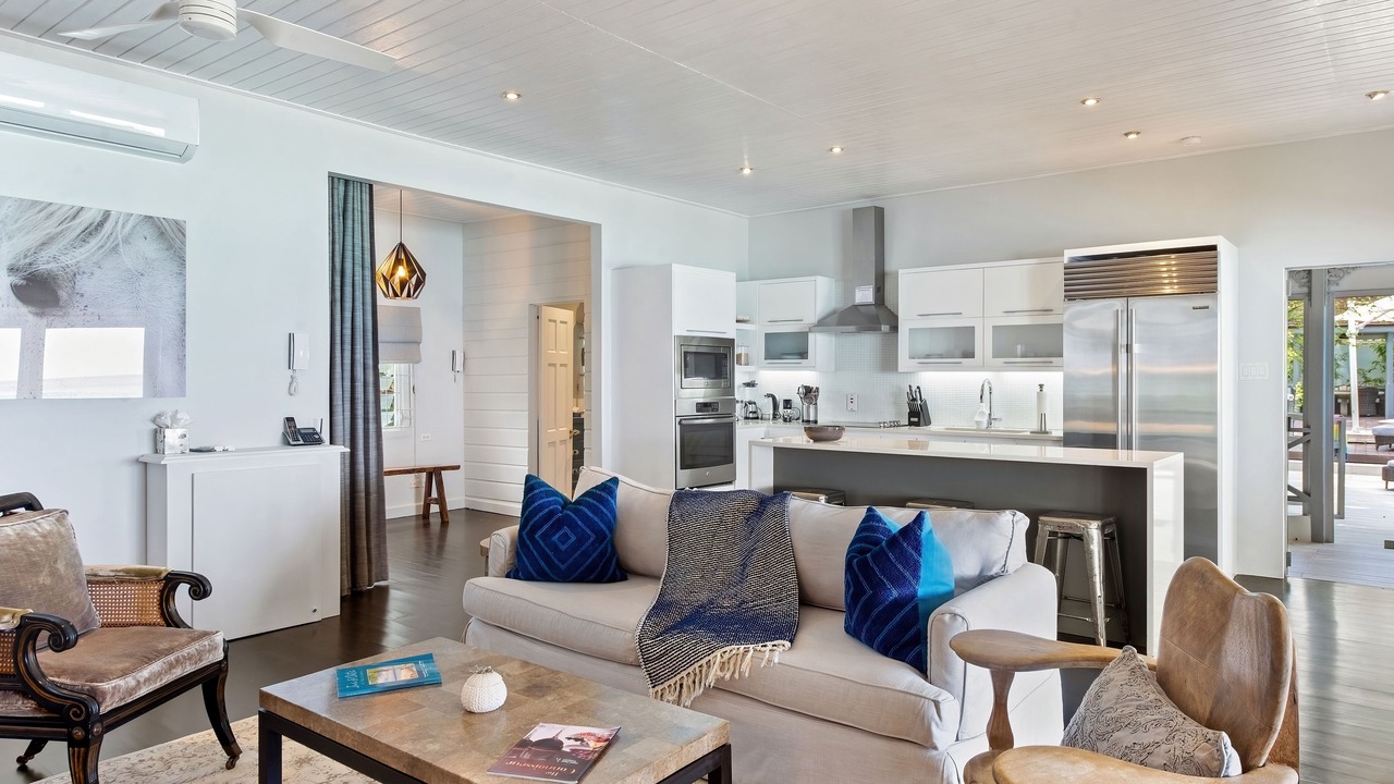 Photo of Livingroom in Gibbs Bay