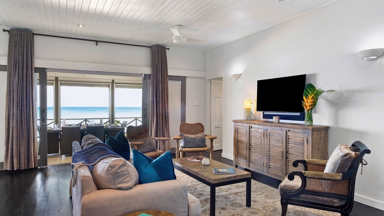 Photo of Livingroom in Gibbs Bay