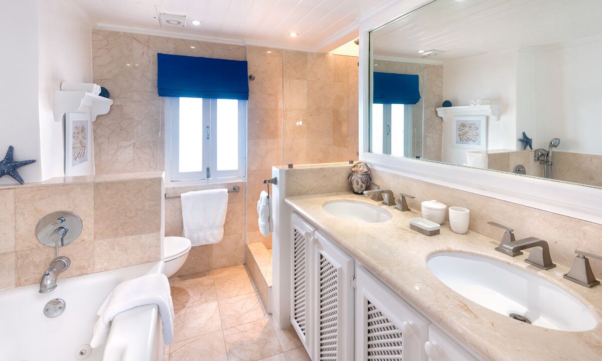 Photo of Bathroom in Porters