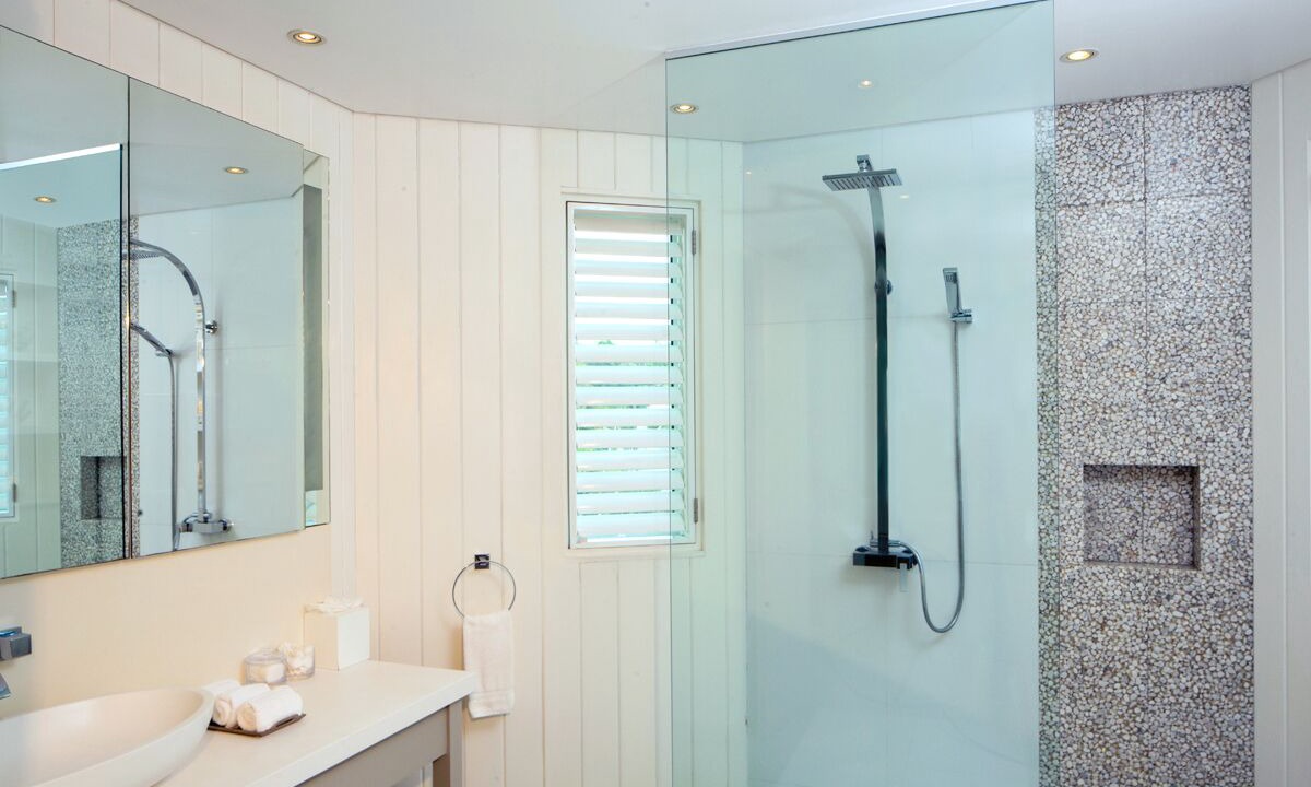 Photo of Bathroom in Porters