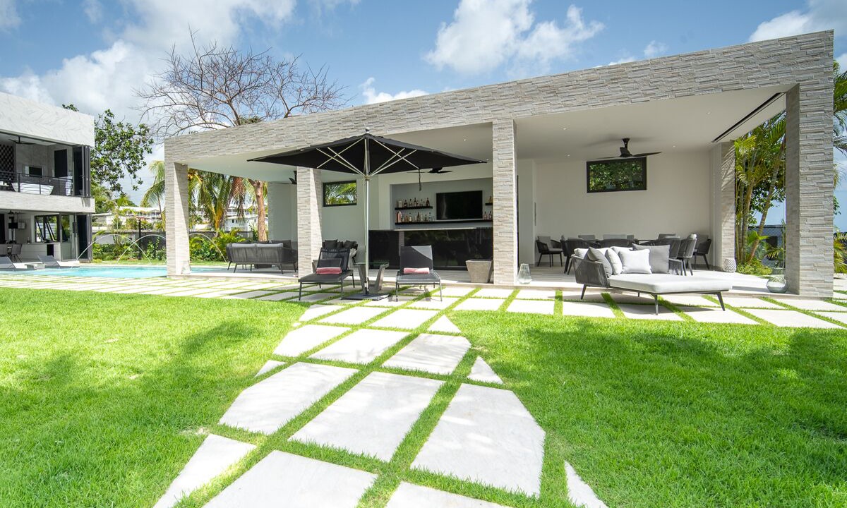 Photo of Outdoor in Weston