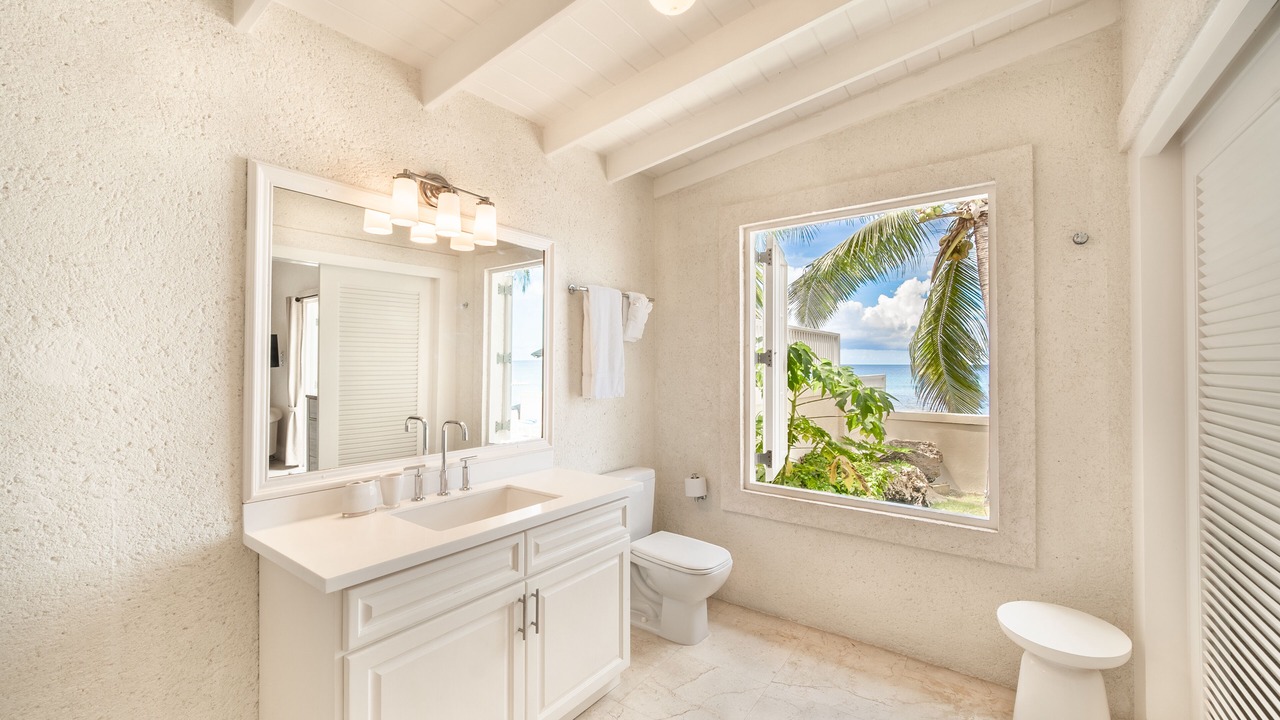 Photo of Bathroom in Clinketts