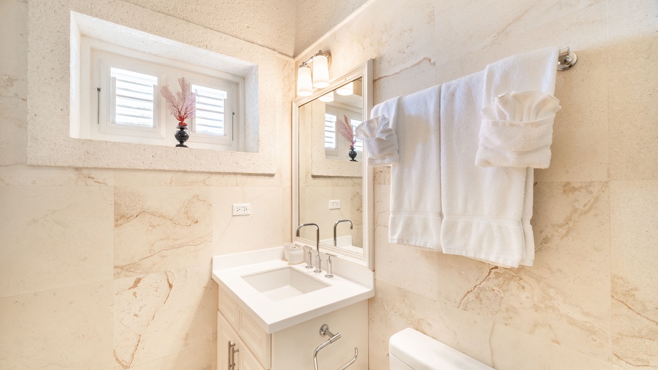 Photo of Bathroom in Clinketts