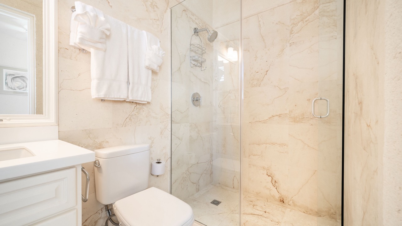 Photo of Bathroom in Clinketts