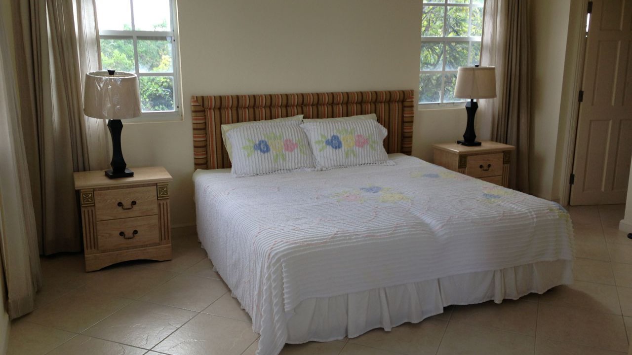 Photo of Bedroom in Oistins
