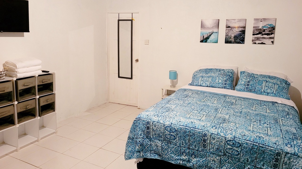 Photo of Bedroom in West Coast