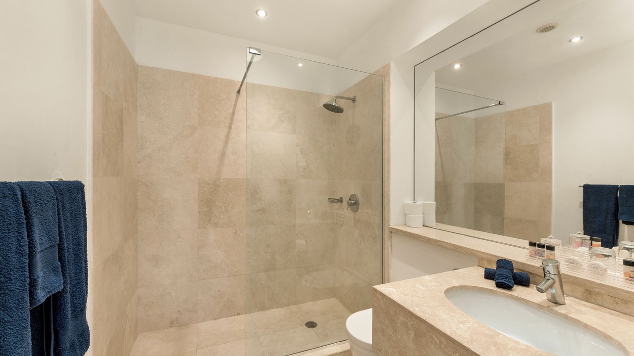 Photo of Bathroom in Little Battaleys
