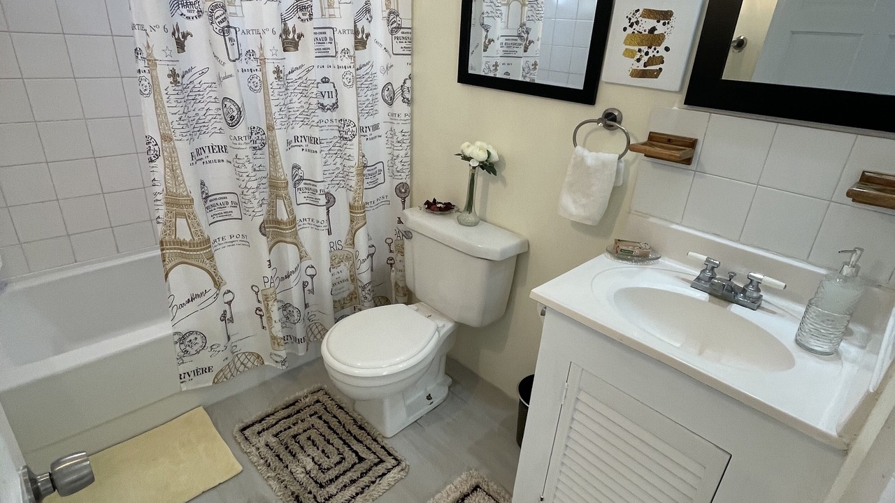 Photo of Bathroom in Enterprise