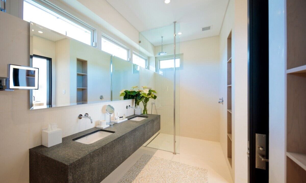 Photo of Bathroom in Little Battaleys