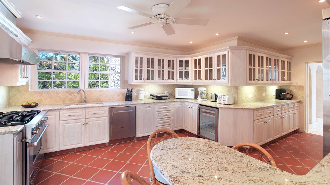Photo of Kitchen in Paynes Bay