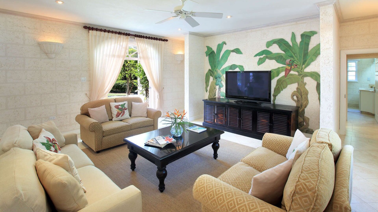 Photo of Livingroom in Halcyon Heights