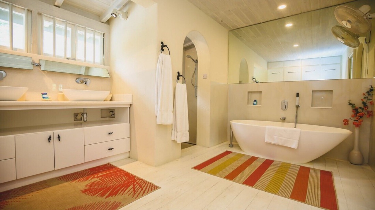 Photo of Bathroom in Molyneux