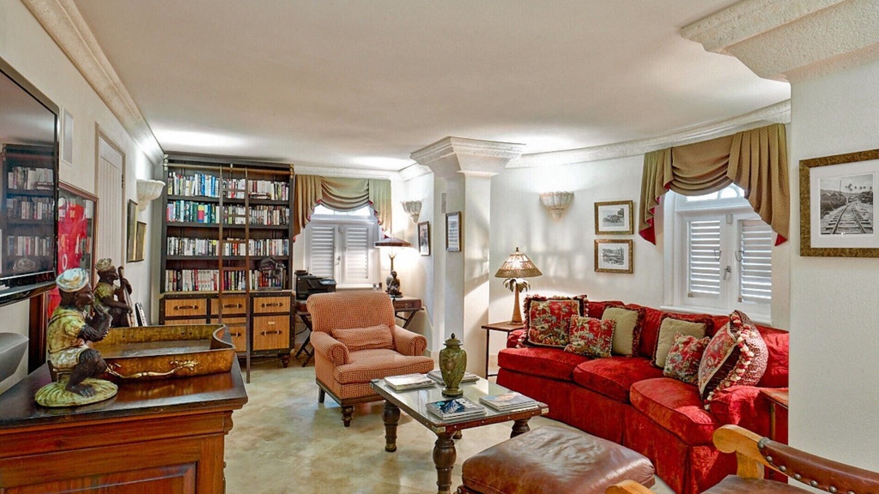 Photo of Livingroom in Gibbs Bay
