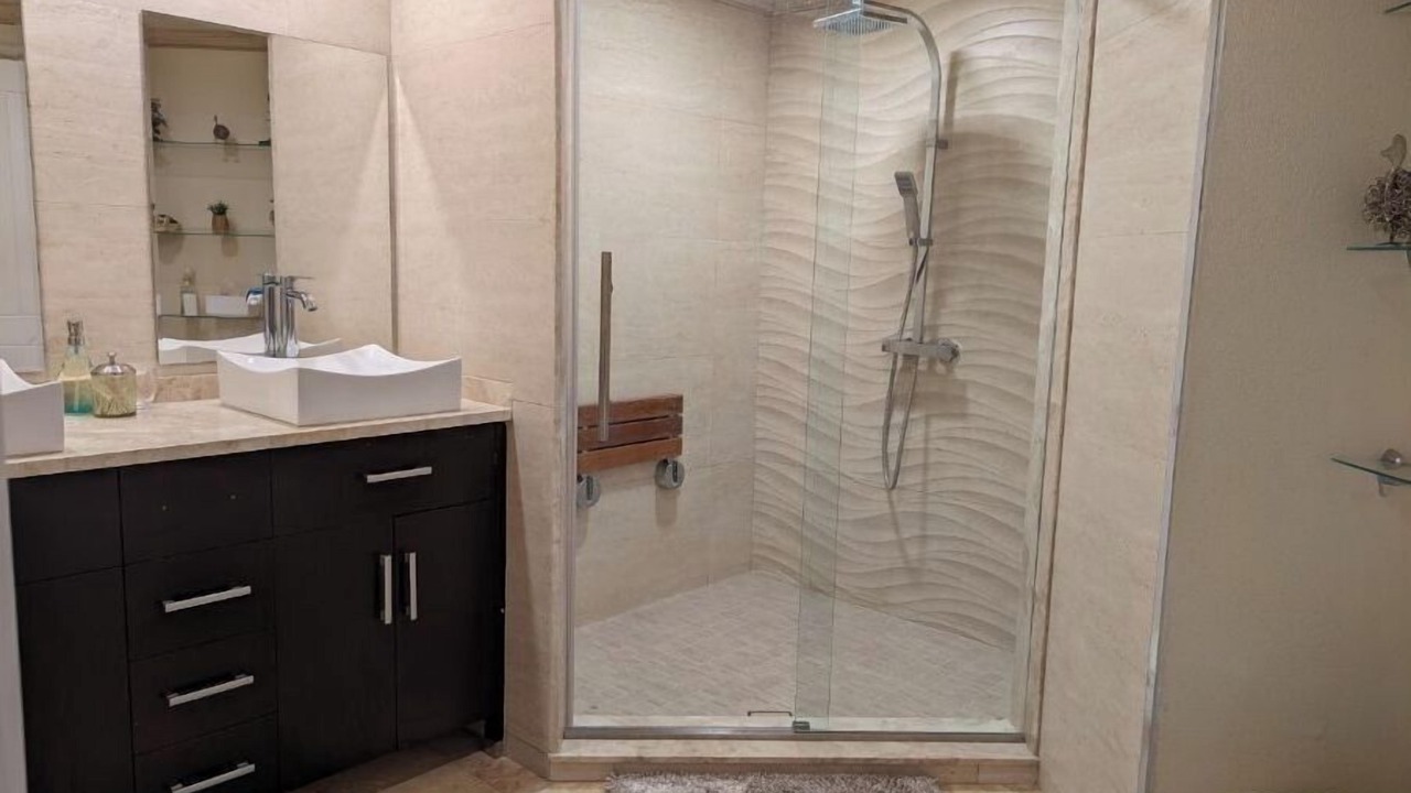 Photo of Bathroom in Mount Standfast