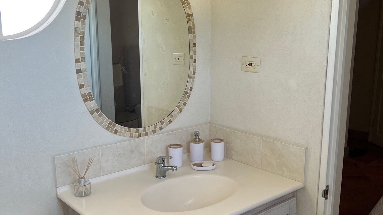 Photo of Bathroom in Porters