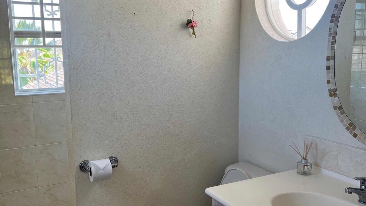 Photo of Bathroom in Porters
