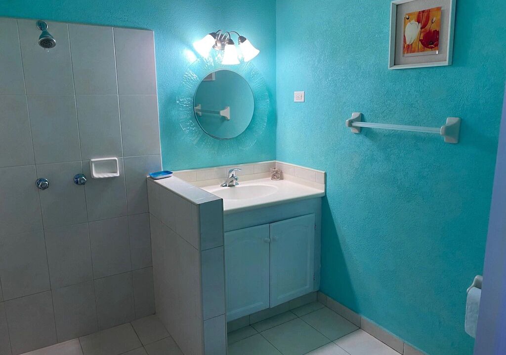 Photo of Bathroom in Porters
