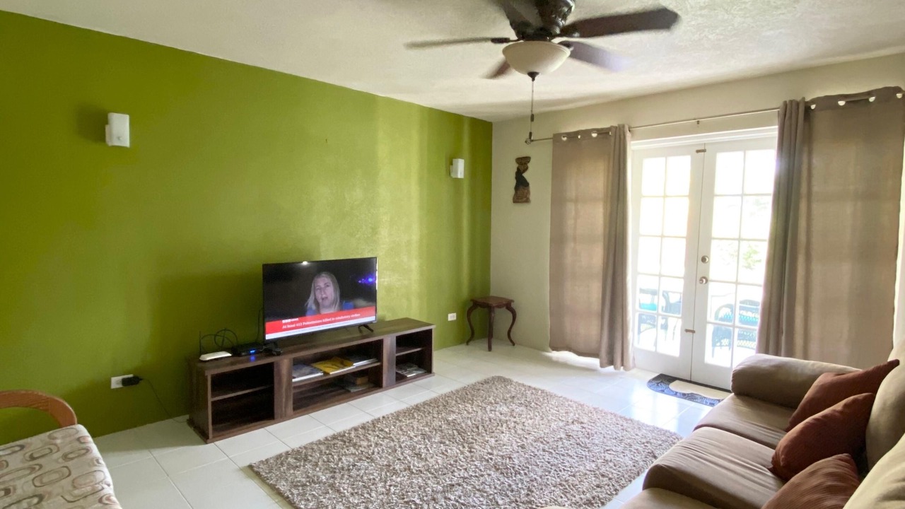 Photo of Livingroom in White Hill
