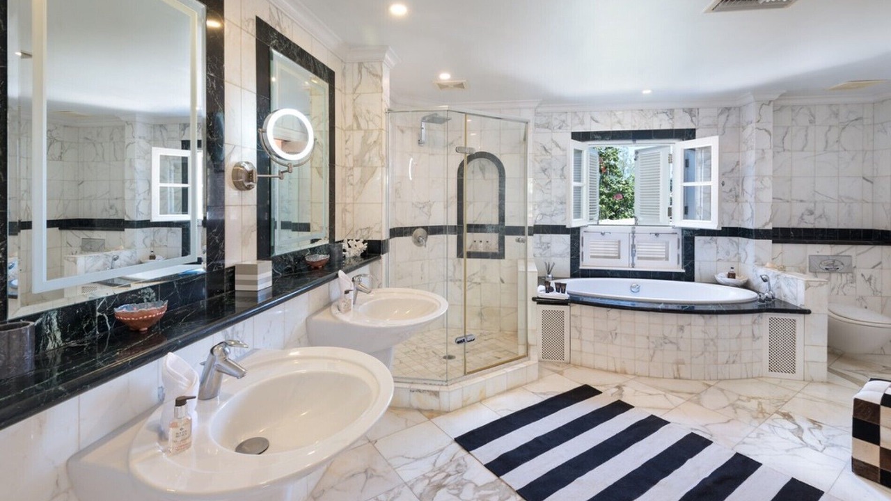 Photo of Bathroom in Schooner Bay