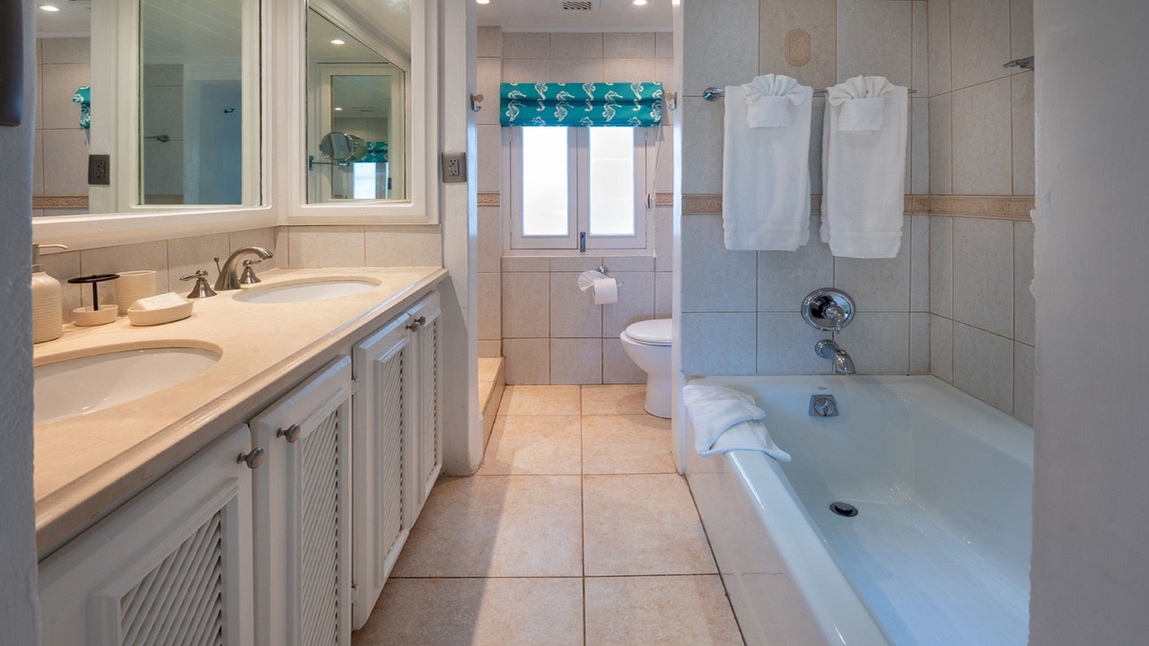 Photo of Bathroom in Porters