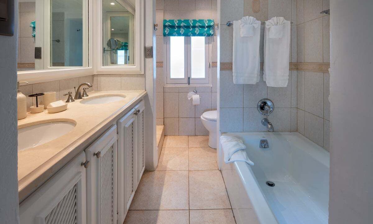 Photo of Bathroom in Porters