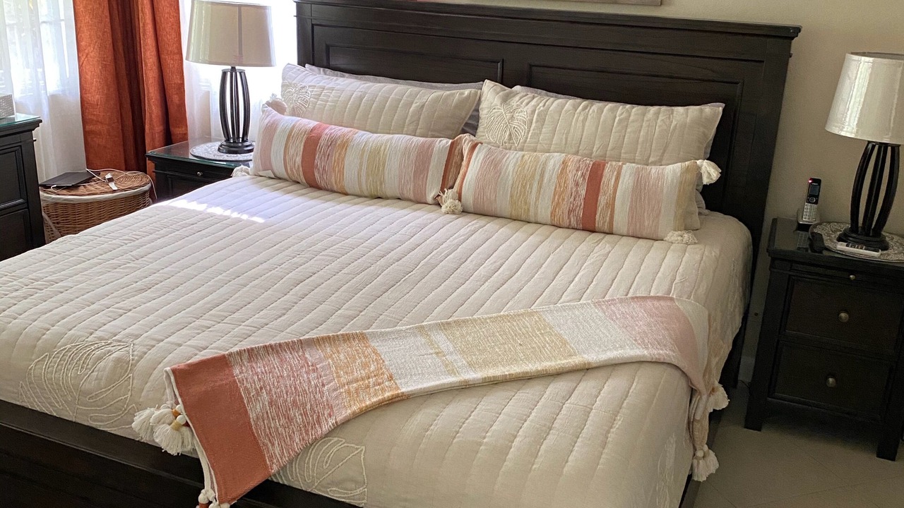 Photo of Bedroom in Marine Gardens