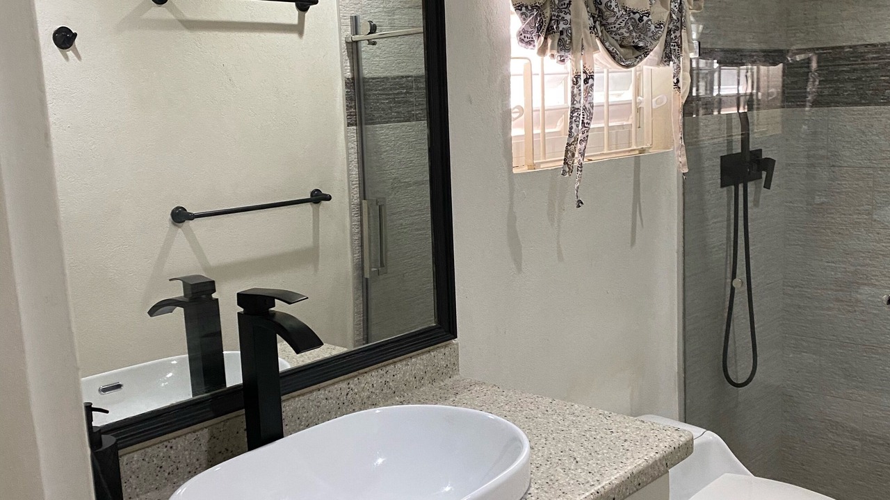 Photo of Bathroom in Marine Gardens