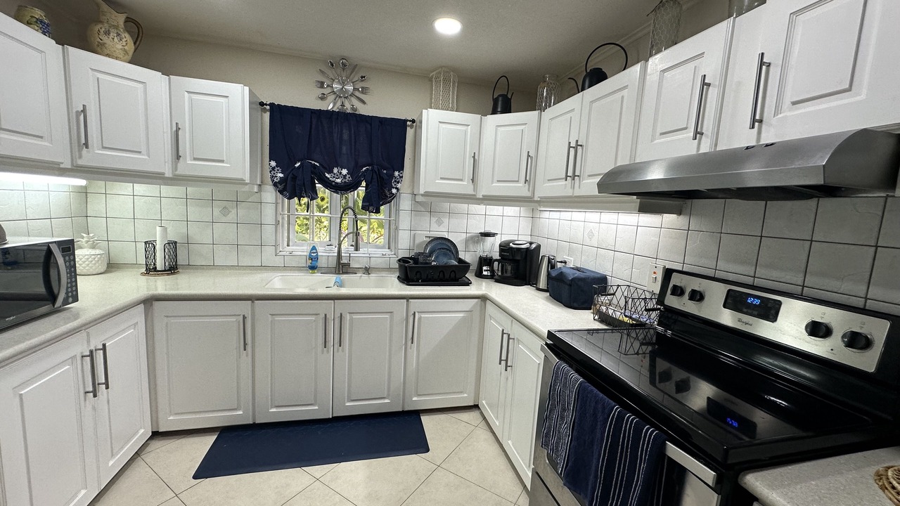 Photo of Kitchen in Marine Gardens