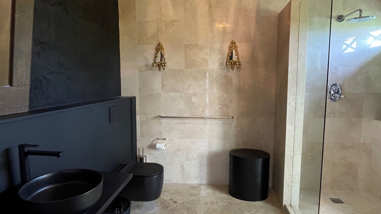 Photo of Bathroom in Halcyon Heights