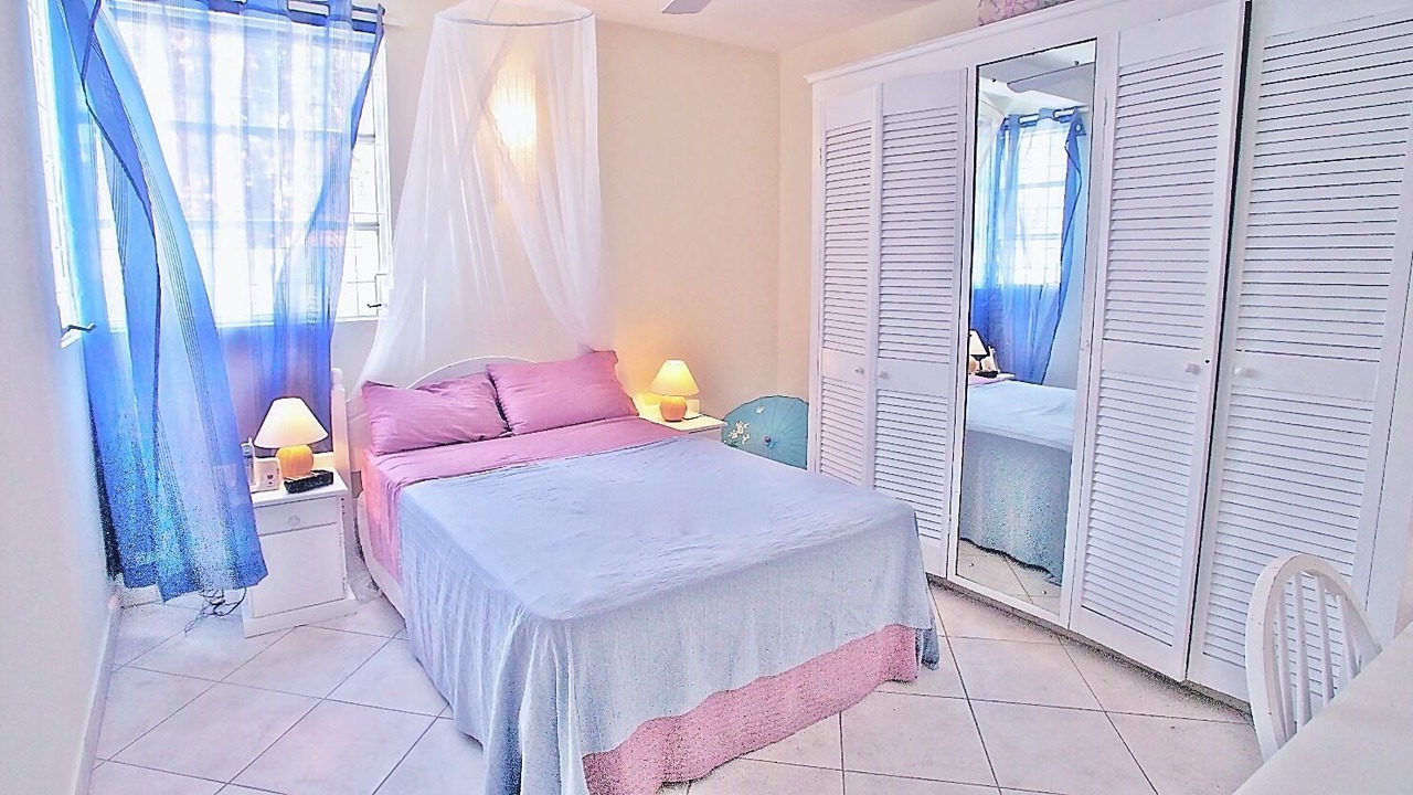 Photo of Bedroom in Graeme Hall