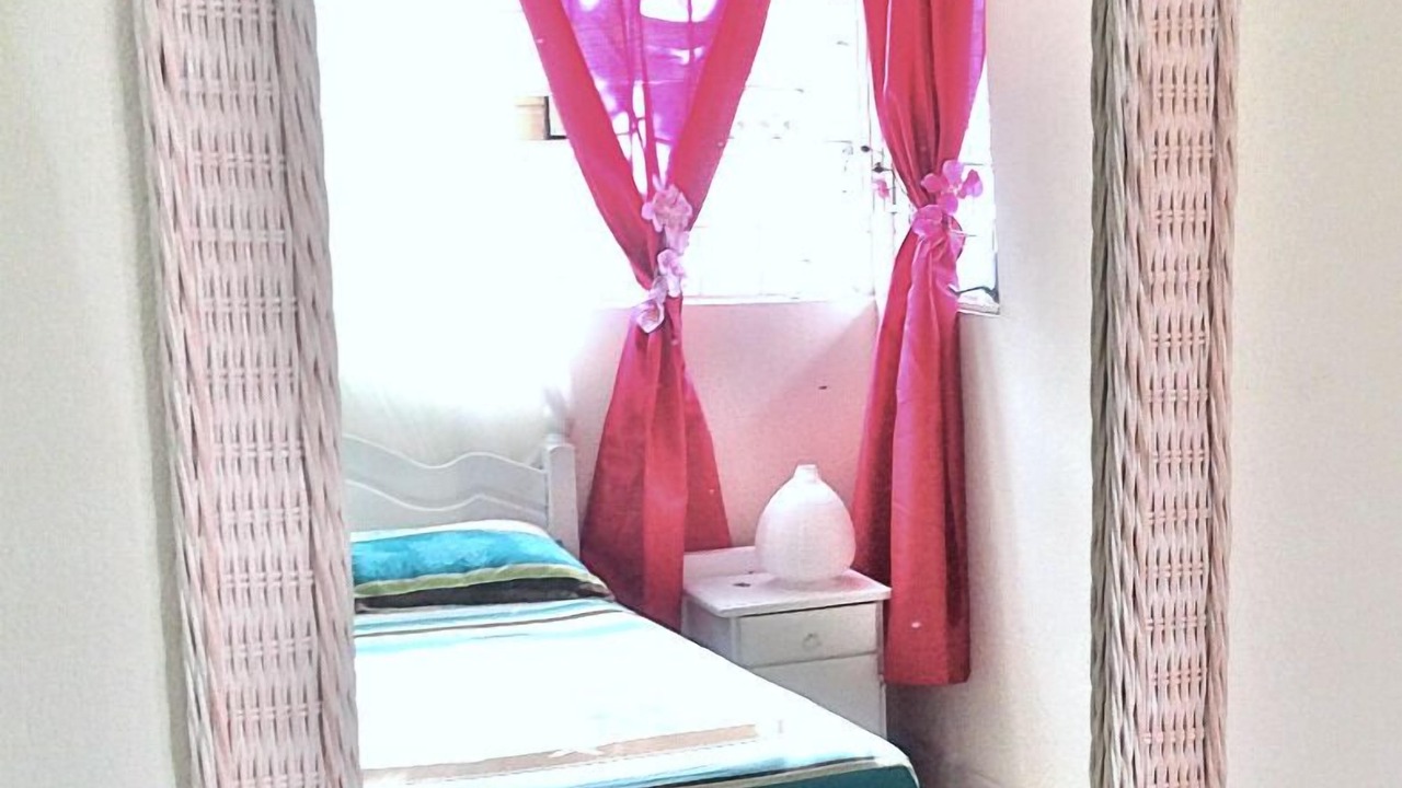 Photo of Bedroom in Graeme Hall