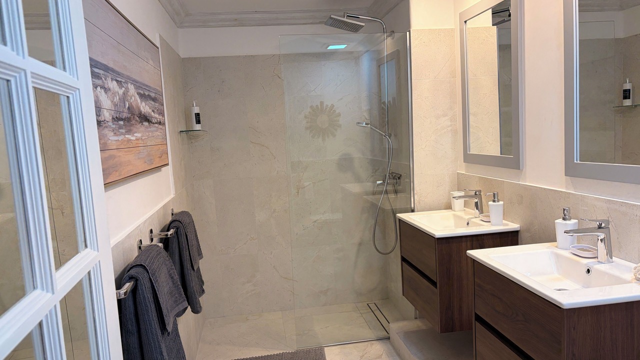Photo of Bathroom in Douglas