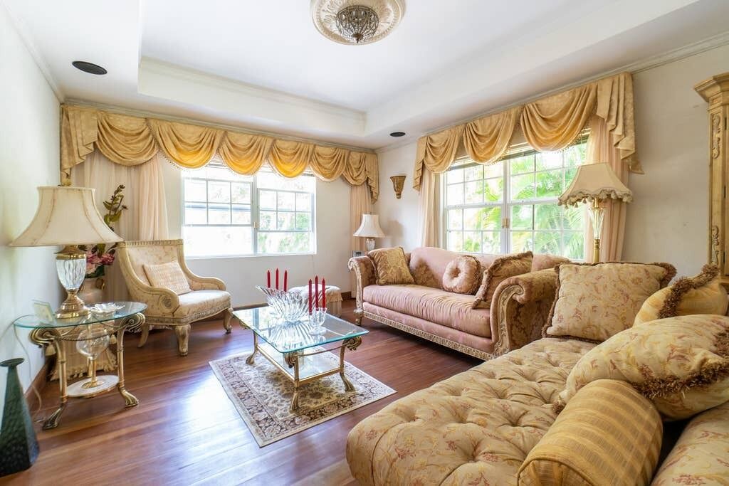 Photo of Livingroom in Mount Standfast