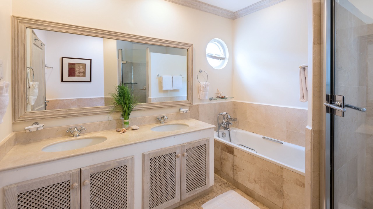 Photo of Bathroom in Halcyon Heights