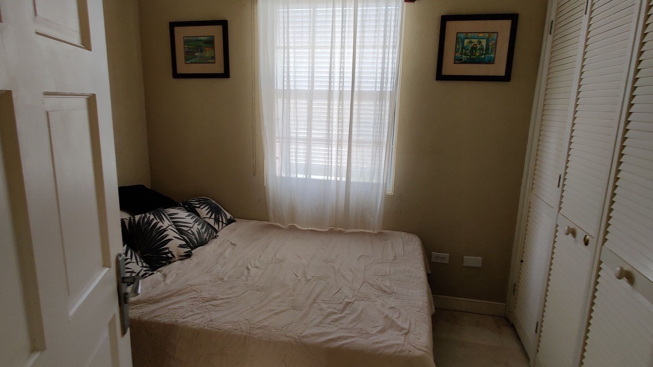Photo of Bedroom in Apple Hall