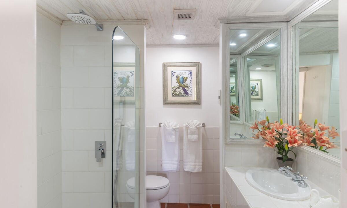 Photo of Bathroom in Porters