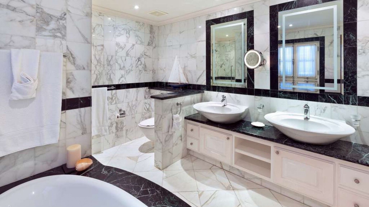Photo of Bathroom in Schooner Bay