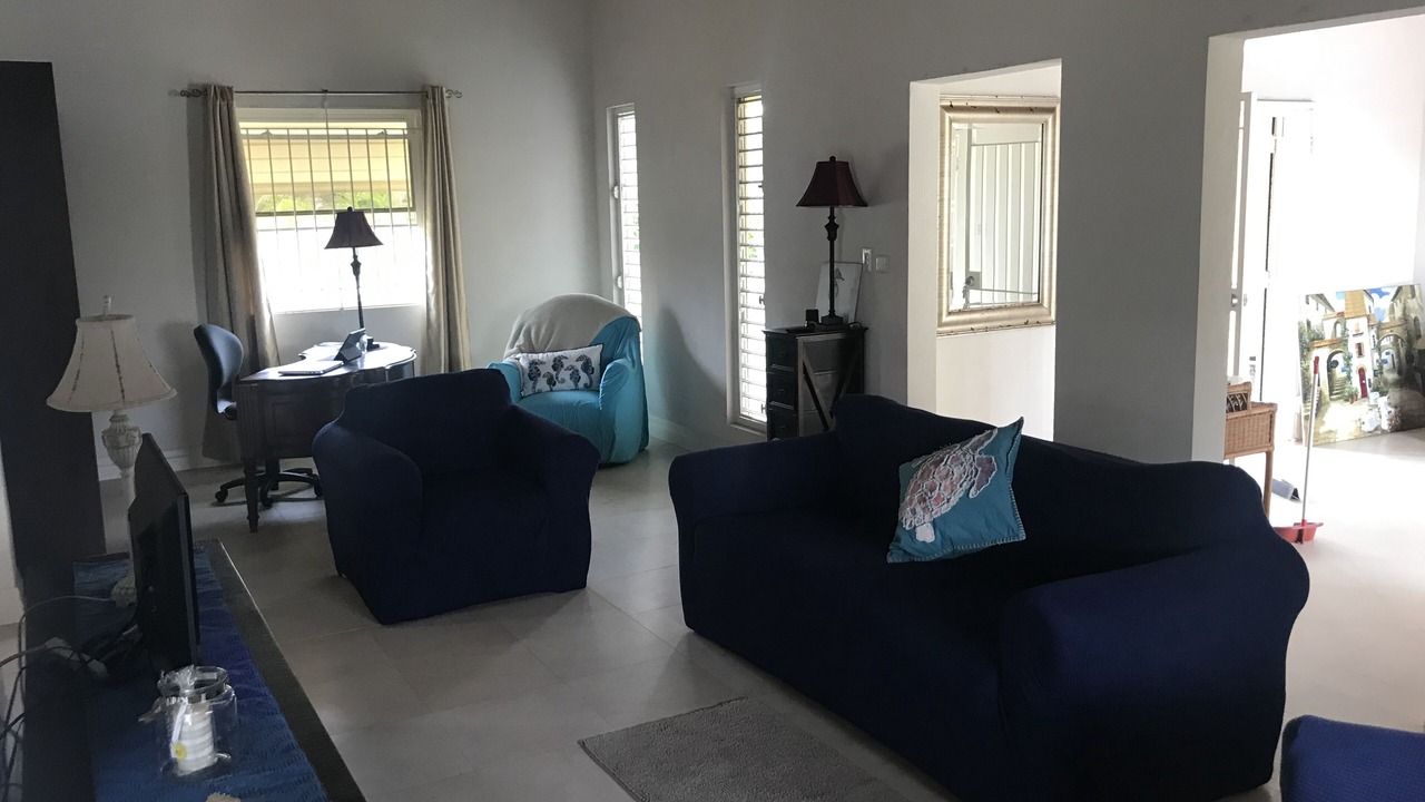 Photo of Livingroom in Long Bay