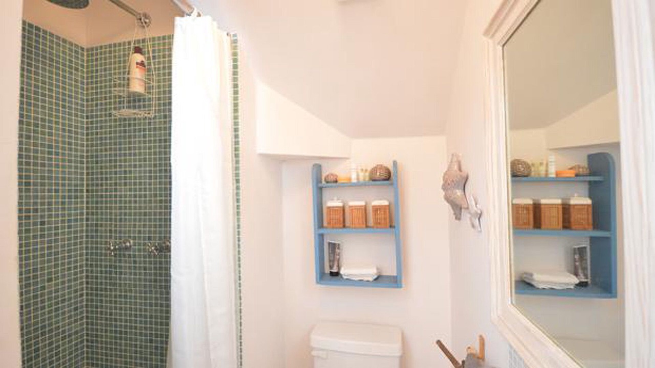 Photo of Bathroom in Douglas